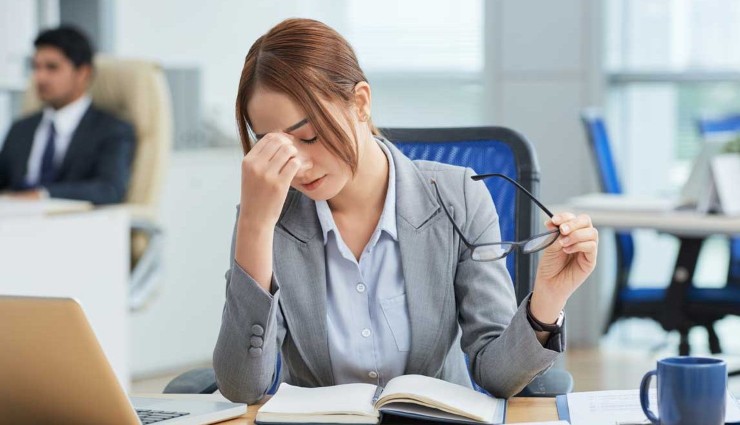 استرس چه تأثیری بر عملکرد شما در محیط کار دارد؟‌
